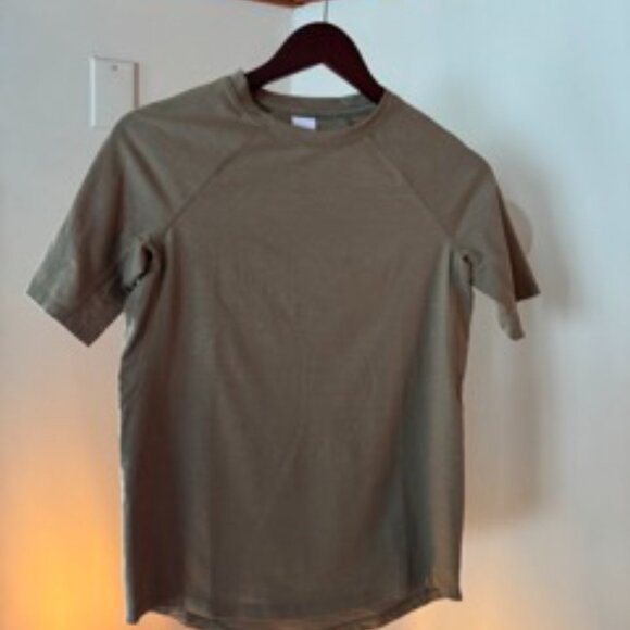 Löle - Size small - khaki green - Dynamic Short Sleeve Shirt - Picture 2 of 6